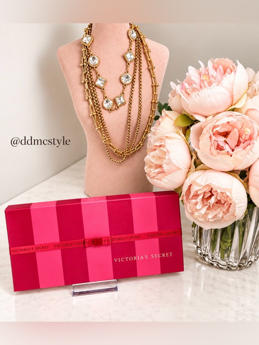NIB Victoria's Secret Pink Wristlet Cosmetic Pouch
